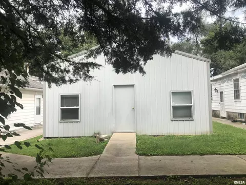 1303 W Carpenter St, Springfield, IL 62702 photo 2