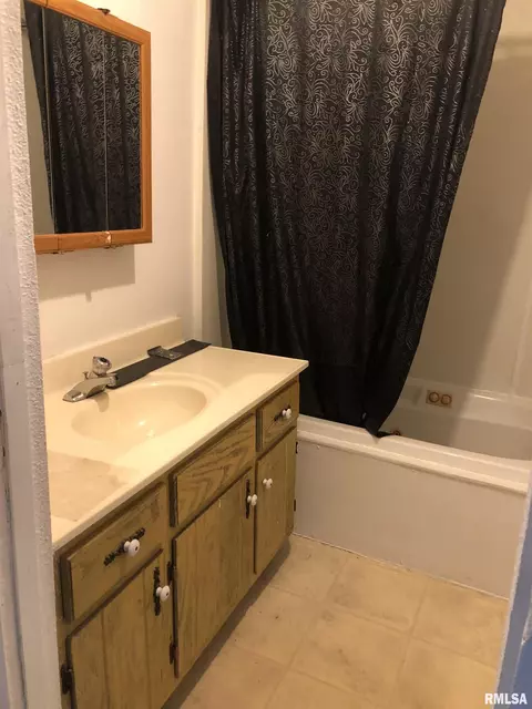 1307 W Carpenter St, Springfield, IL 62702 photo 6