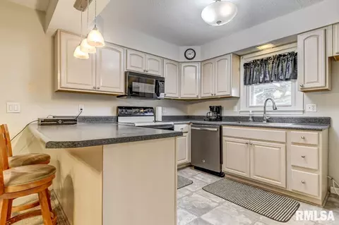 107 Drawbridge Rd, Springfield, IL 62704 photo 8