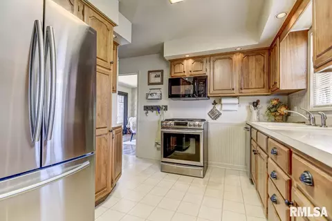 16 Bay Ridge Ln, Springfield, IL 62712 photo 5