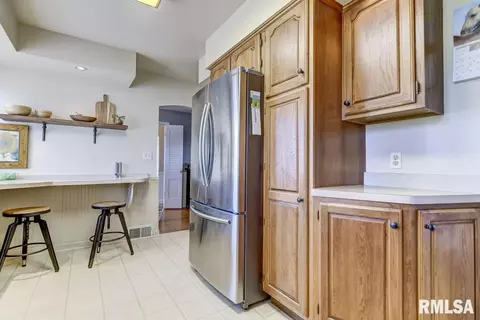 16 Bay Ridge Ln, Springfield, IL 62712 photo 4