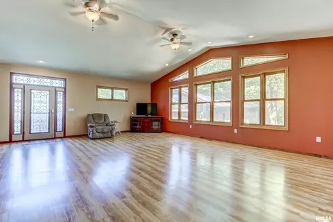 207 E Hargrave St, Athens, IL 62613 photo 33