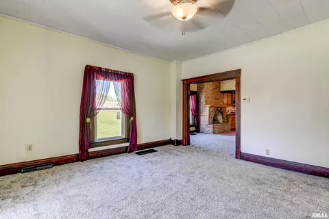 207 E Hargrave St, Athens, IL 62613 photo 12