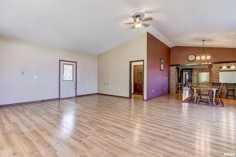 207 E Hargrave St, Athens, IL 62613 photo 31