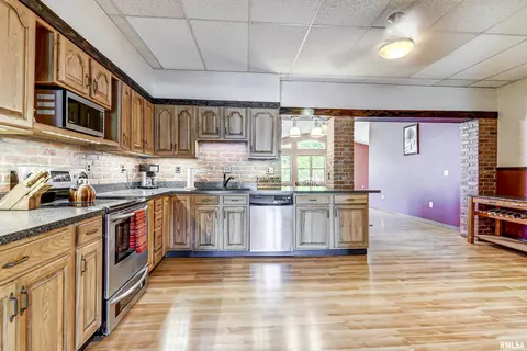 207 E Hargrave St, Athens, IL 62613 photo 24