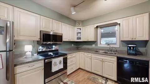 310 Brandywine Rd, Springfield, IL 62704 photo 9
