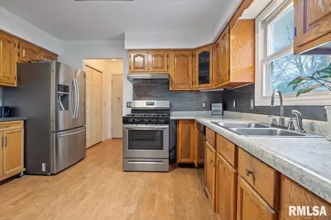 1528 Devonwood Dr, Springfield, IL 62704 photo 15
