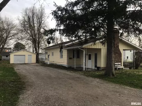 706 E Locust St, Chatham, IL 62629 photo 1