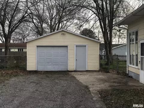 706 E Locust St, Chatham, IL 62629 photo 27