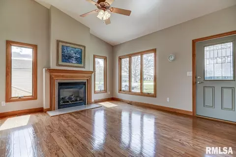4120 S 2nd St, Springfield, IL 62703 photo 2