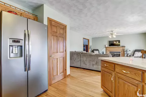 4000 Eagle Wing Rd, Springfield, IL 62711 photo 17