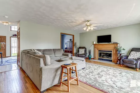 4000 Eagle Wing Rd, Springfield, IL 62711 photo 12