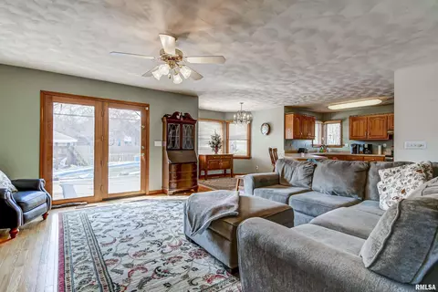 4000 Eagle Wing Rd, Springfield, IL 62711 photo 14