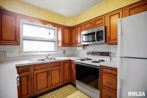 2131 Cherry Rd, Springfield, IL 62704 photo 6
