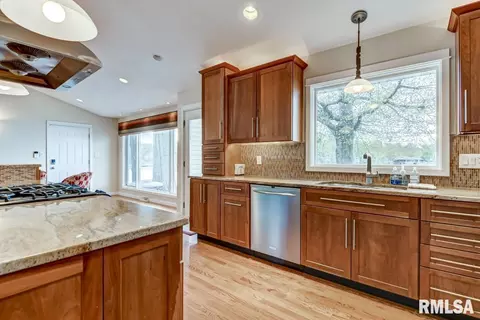29 S Hazel Dell Ln, Springfield, IL 62712 photo 12