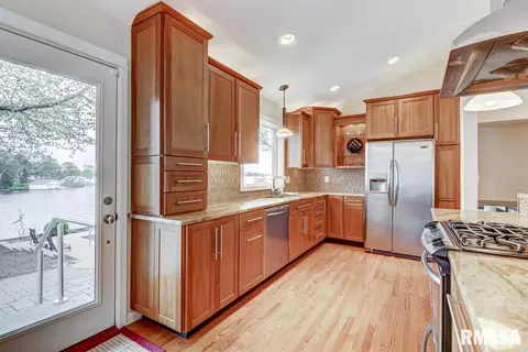 29 S Hazel Dell Ln, Springfield, IL 62712 photo 10