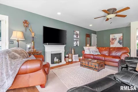 19 Pinehurst Dr, Springfield, IL 62704 photo 7