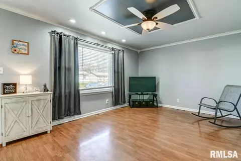 1812 Fairfield Dr, Springfield, IL 62702 photo 5
