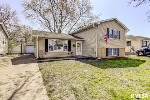 1812 Fairfield Dr, Springfield, IL 62702 photo 2