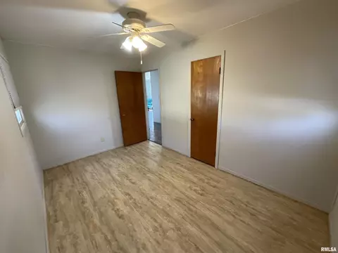 2327 Ramsey Ave, Springfield, IL 62702 photo 9