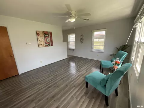 2327 Ramsey Ave, Springfield, IL 62702 photo 2