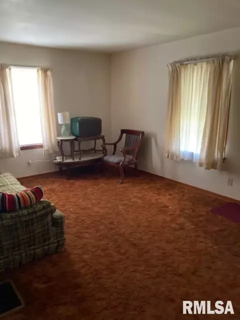 2211 S 14th St, Springfield, IL 62703 photo 2