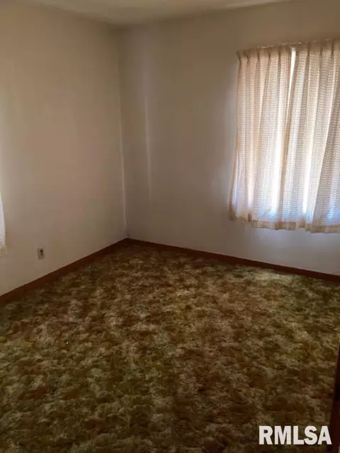 2211 S 14th St, Springfield, IL 62703 photo 5