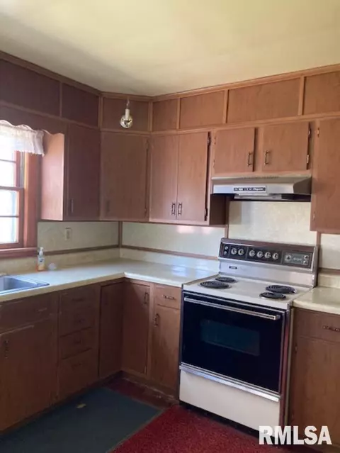 2211 S 14th St, Springfield, IL 62703 photo 3