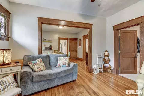 2118 S 4th St, Springfield, IL 62703 photo 6