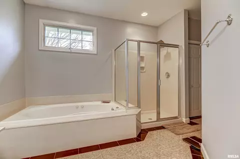 2406 Hampton Dr, Chatham, IL 62629 photo 28