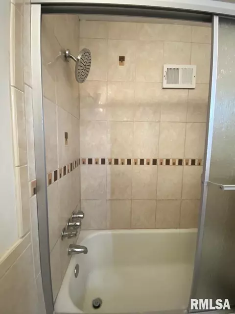 26 Walnut Street Ct, Springfield, IL 62704 photo 23
