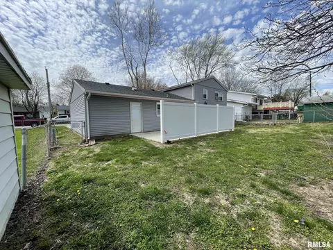 817 Thoma Ave, Springfield, IL 62702 photo 7