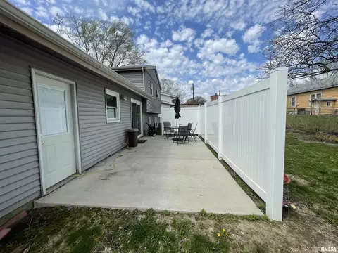 817 Thoma Ave, Springfield, IL 62702 photo 10