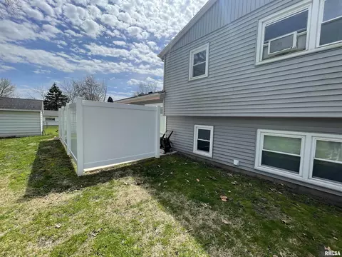 817 Thoma Ave, Springfield, IL 62702 photo 13