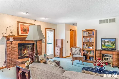 104 Calvin Ave, Springfield, IL 62704 photo 4