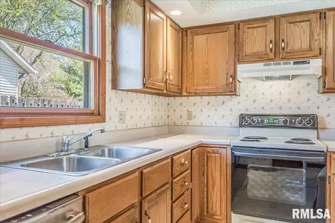 104 Calvin Ave, Springfield, IL 62704 photo 14