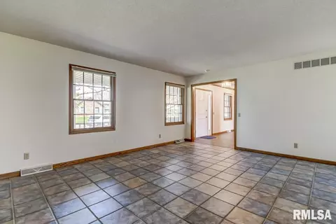 3912 Eagle Wing Rd, Springfield, IL 62711 photo 6