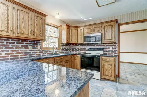 3912 Eagle Wing Rd, Springfield, IL 62711 photo 11