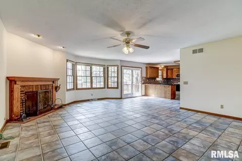 3912 Eagle Wing Rd, Springfield, IL 62711 photo 15