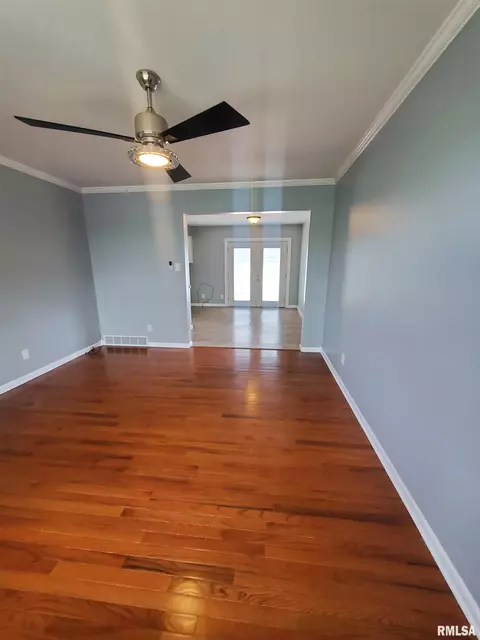 2305 Dunwich Dr, Springfield, IL 62702 photo 7