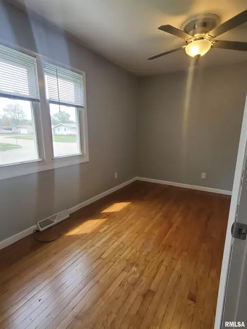 2305 Dunwich Dr, Springfield, IL 62702 photo 9