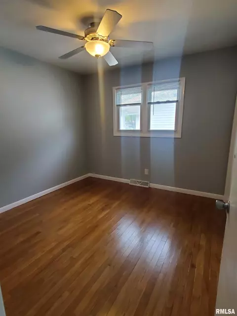 2305 Dunwich Dr, Springfield, IL 62702 photo 13