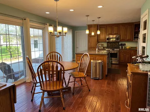3209 Bowwood Dr, Springfield, IL 62712 photo 7