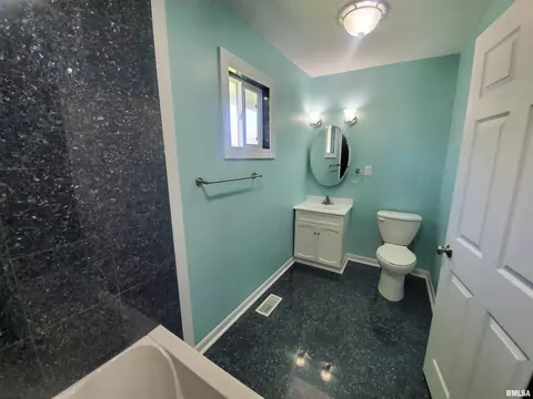 2422 S 12th St, Springfield, IL 62703 photo 10