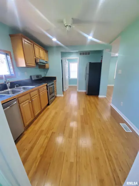 2422 S 12th St, Springfield, IL 62703 photo 7