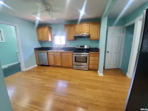 2422 S 12th St, Springfield, IL 62703 photo 6