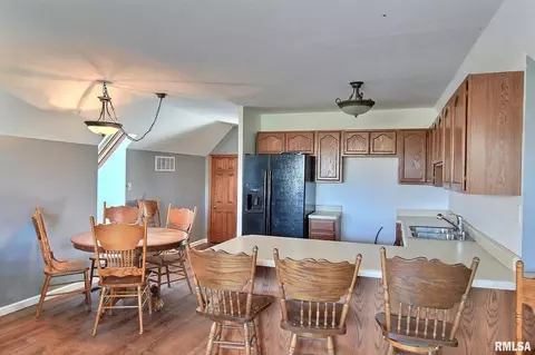 27307 E County Line Rd, Waggoner, IL 62572 photo 13