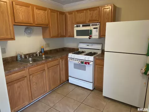 2557 W Monroe St, Springfield, IL 62704 photo 4