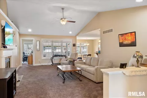 2907 Sandy Ln, Springfield, IL 62711 photo 4