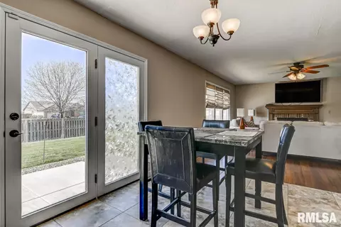 401 Eagle Ridge Dr, Chatham, IL 62629 photo 12